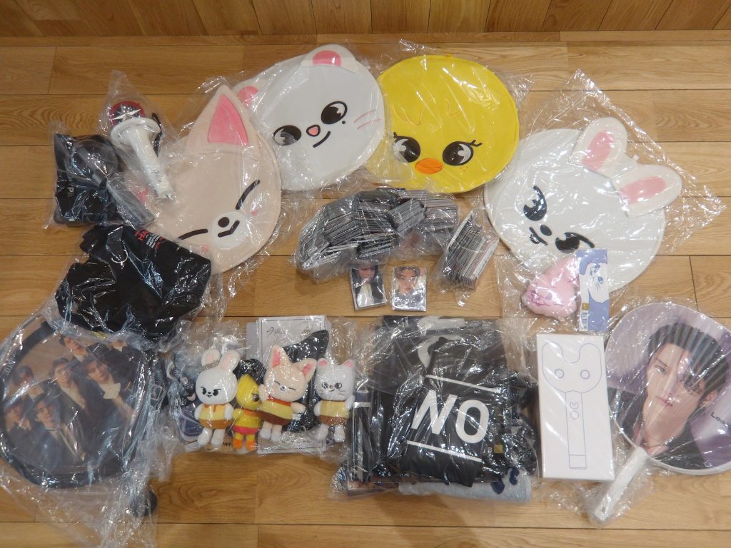 Stray KidsうちわカバーやENHYPENの大量トレカを9,402円で買取