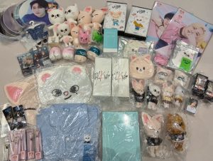 ヒョンジンとアイエンのグッズをたくさん買取