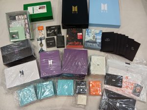 ジミンのコラボアクセサリーなど貴重なグッズを買取