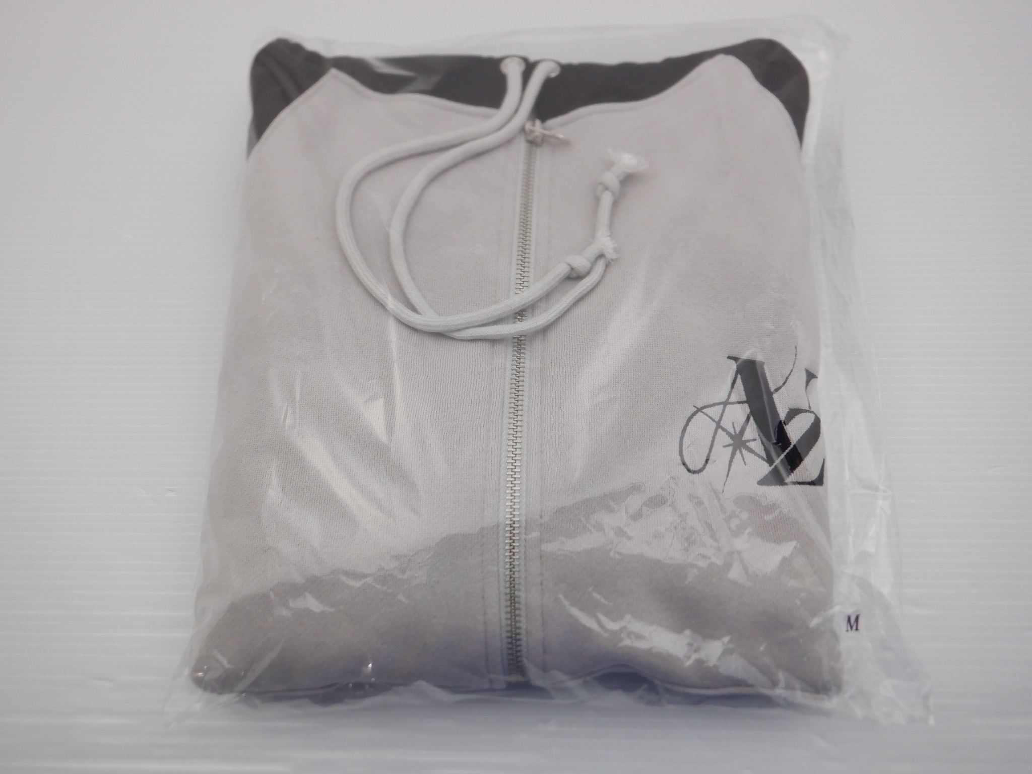 NiziU パーカー Live with U 2024-2025 AWAKE Mサイズ フーディー